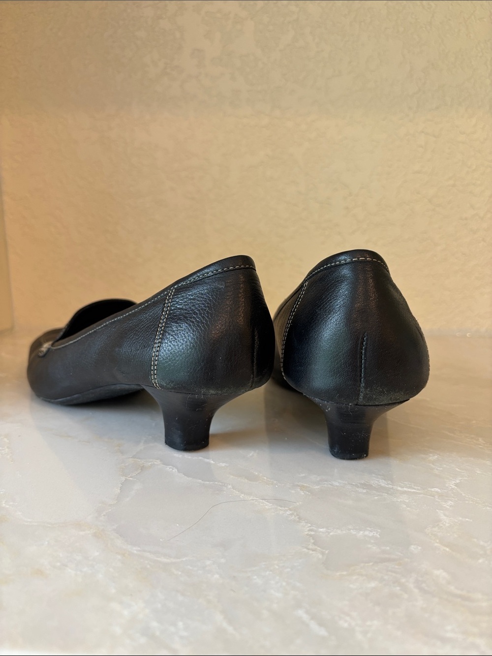 A2 by Aerosoles Classic Black Women's Leather Kitten Heel Loafers 9 - Picture 6 of 10